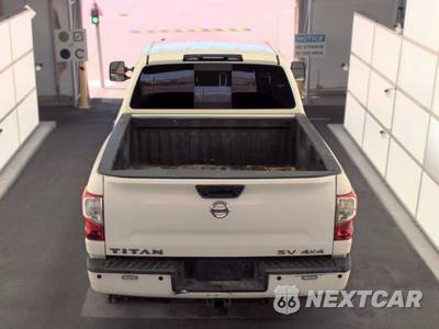 2019 Nissan TITAN SV Crew Cab Short Bed - zdjęcie 5 z 35 - miniatura