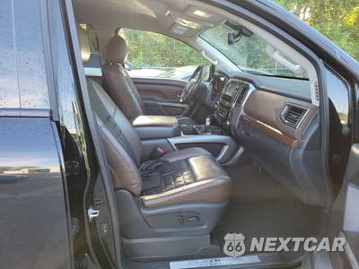 2017 Nissan TITAN Platinum Reserve Crew Cab Extra Short Bed - zdjęcie 8 z 50 - miniatura
