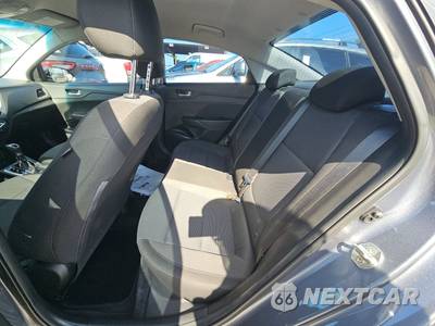 2018 Hyundai Accent SE - zdjęcie 13 z 24 - miniatura