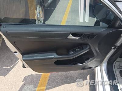2014 Volkswagen Jetta SE Sedan - zdjęcie 9 z 37 - miniatura