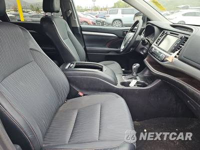 2018 Toyota Highlander LE Plus - zdjęcie 8 z 40 - miniatura