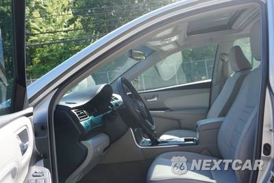 2017 Toyota Camry XLE - zdjęcie 16 z 36 - miniatura