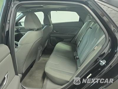 2025 Hyundai Elantra SEL Convenience - zdjęcie 16 z 24 - miniatura