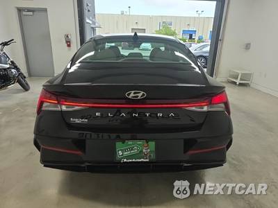 2025 Hyundai Elantra SEL Convenience - zdjęcie 5 z 24 - miniatura