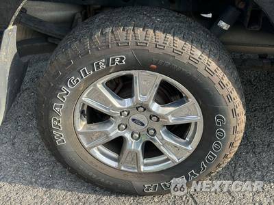 2017 Ford F-150 XLT Extended Cab Medium Bed w/Rear Doors - zdjęcie 28 z 60 - miniatura