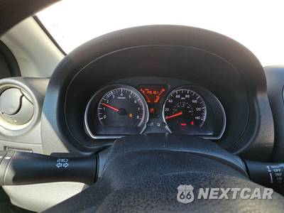 2013 Nissan Versa 1.6 SV - zdjęcie 12 z 34 - miniatura