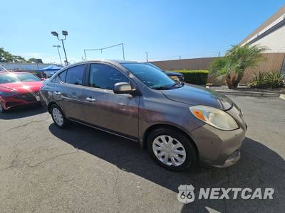 2013 Nissan Versa 1.6 SV - zdjęcie 3 z 34 - miniatura
