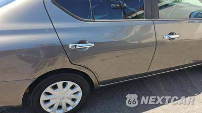2013 Nissan Versa 1.6 SV - zdjęcie 30 z 34 - miniatura