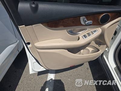 2017 Mercedes-Benz GLC 300 - zdjęcie 9 z 25 - miniatura
