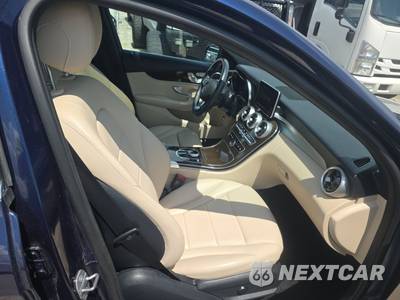 2018 Mercedes-Benz C 300 4MATIC Sedan - zdjęcie 8 z 21 - miniatura
