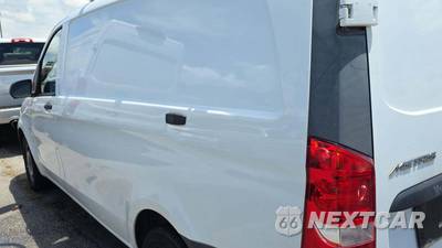 2018 Mercedes-Benz Metris Cargo Van 126.0" WB - zdjęcie 21 z 28 - miniatura