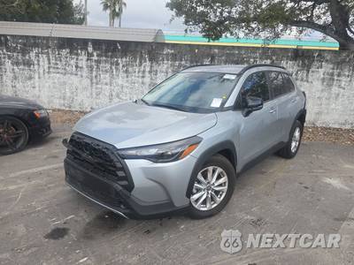 2026 Toyota Corolla Cross LE - zdjęcie 1 z 30 - miniatura