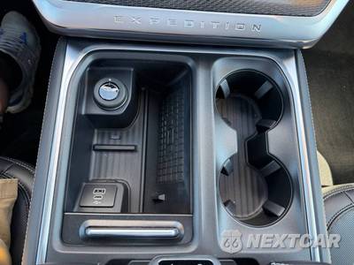2025 Ford Expedition Platinum - zdjęcie 26 z 61 - miniatura