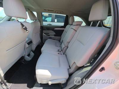 2019 Toyota Highlander LE - zdjęcie 13 z 25 - miniatura