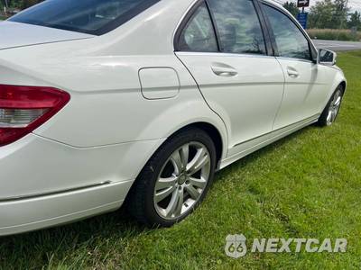 2011 Mercedes-Benz C 300 4MATIC - zdjęcie 24 z 31 - miniatura