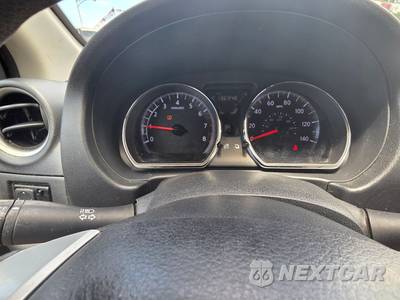 2017 Nissan Versa Sedan SV - zdjęcie 7 z 19 - miniatura