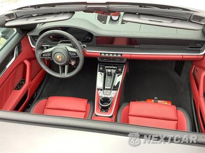 2026 Porsche 911 Targa 4 GTS - zdjęcie 27 z 50 - miniatura