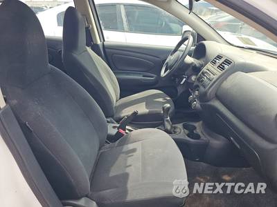2013 Nissan Versa 1.6 S - zdjęcie 8 z 37 - miniatura