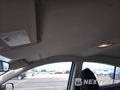2013 Nissan Versa 1.6 S - zdjęcie 18 z 37 - miniatura