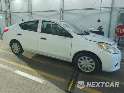 2013 Nissan Versa 1.6 S - zdjęcie 3 z 37 - miniatura