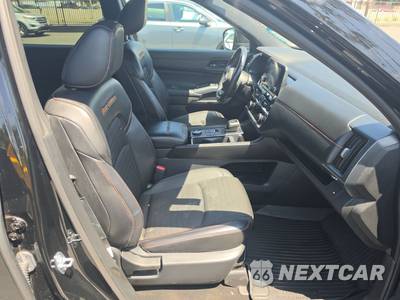 2024 Nissan Pathfinder Rock Creek - zdjęcie 8 z 33 - miniatura