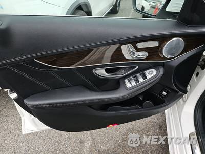 2020 Mercedes-Benz AMG C 63 Sedan - zdjęcie 9 z 31 - miniatura