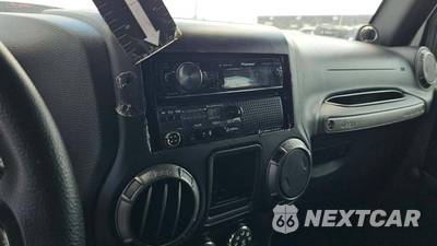 2014 Jeep Wrangler Unlimited Sport - zdjęcie 27 z 38 - miniatura