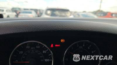 2014 Jeep Wrangler Unlimited Sport - zdjęcie 26 z 38 - miniatura