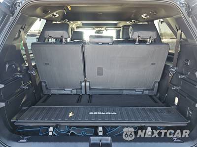 2026 Toyota Sequoia Platinum - zdjęcie 24 z 29 - miniatura