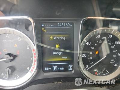 2016 Nissan TITAN XD SL Crew Cab Medium Bed - zdjęcie 12 z 32 - miniatura