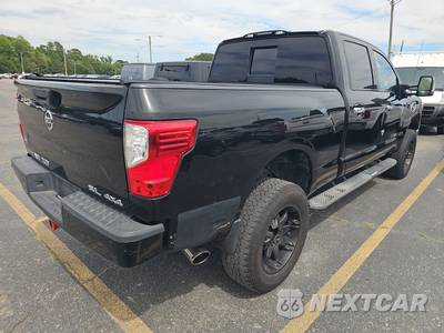 2016 Nissan TITAN XD SL Crew Cab Medium Bed - zdjęcie 4 z 32 - miniatura