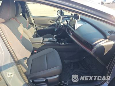 2026 Toyota Prius Plug-In Hybrid SE - zdjęcie 8 z 23 - miniatura