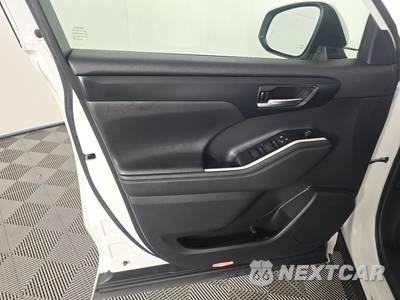 2021 Toyota Highlander XLE - zdjęcie 9 z 17 - miniatura