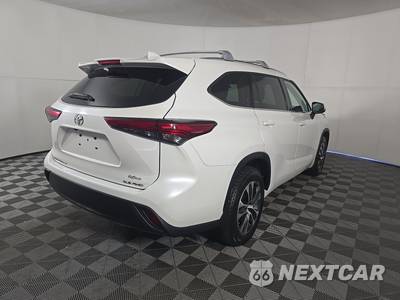 2021 Toyota Highlander XLE - zdjęcie 4 z 17 - miniatura