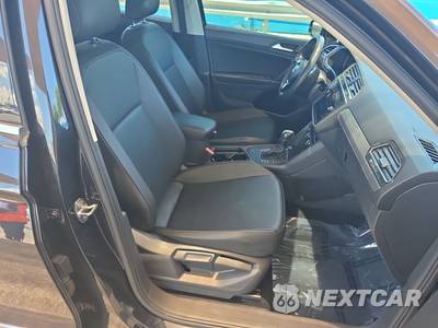 2020 Volkswagen Tiguan SE - zdjęcie 8 z 23 - miniatura