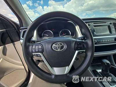 2015 Toyota Highlander LE - zdjęcie 10 z 35 - miniatura