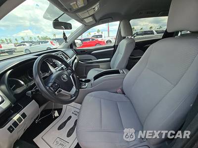 2015 Toyota Highlander LE - zdjęcie 7 z 35 - miniatura