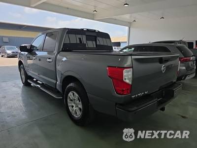 2018 Nissan TITAN SV Crew Cab Short Bed - zdjęcie 6 z 20 - miniatura