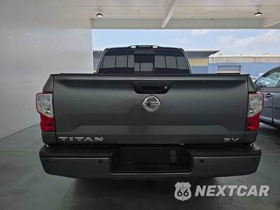 2018 Nissan TITAN SV Crew Cab Short Bed - zdjęcie 5 z 20 - miniatura