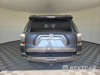 2022 Toyota 4Runner SR5 - zdjęcie 5 z 17 - miniatura