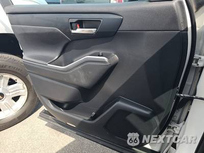 2021 Toyota Highlander XLE - zdjęcie 9 z 25 - miniatura
