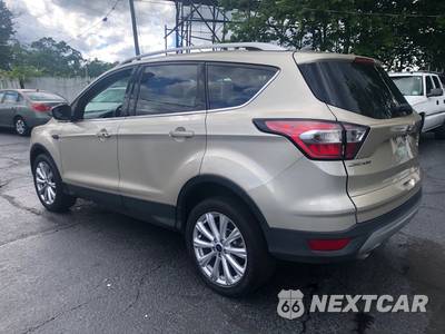 2017 Ford Escape Titanium - zdjęcie 5 z 33 - miniatura