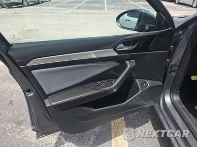 2025 Volkswagen Jetta SE - zdjęcie 9 z 18 - miniatura