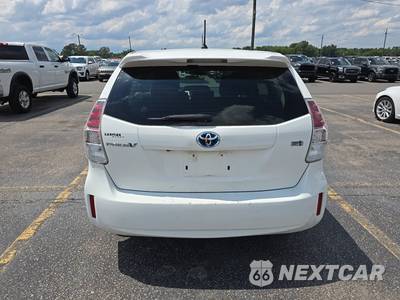 2015 Toyota Prius v Two - zdjęcie 5 z 34 - miniatura