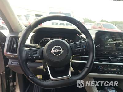 2024 Nissan Pathfinder SL - zdjęcie 10 z 22 - miniatura