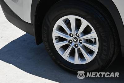 2025 Toyota Grand Highlander - zdjęcie 9 z 21 - miniatura