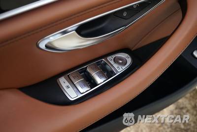 2019 Mercedes-Benz AMG GT 63 4MATIC Sedan - zdjęcie 27 z 35 - miniatura