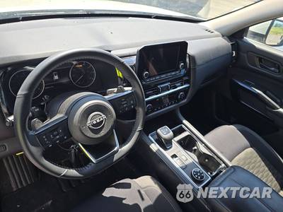 2024 Nissan Pathfinder SV - zdjęcie 11 z 20 - miniatura