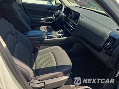 2024 Nissan Pathfinder SV - zdjęcie 8 z 20 - miniatura