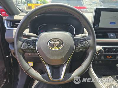 2023 Toyota RAV4 Prime SE - zdjęcie 10 z 39 - miniatura